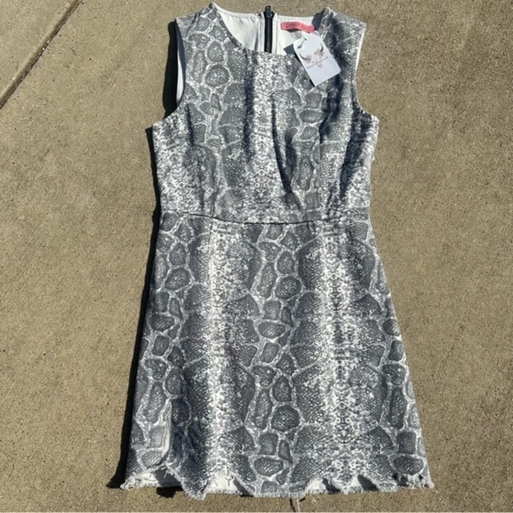 Signature Monochrome Textured Dress   PM5